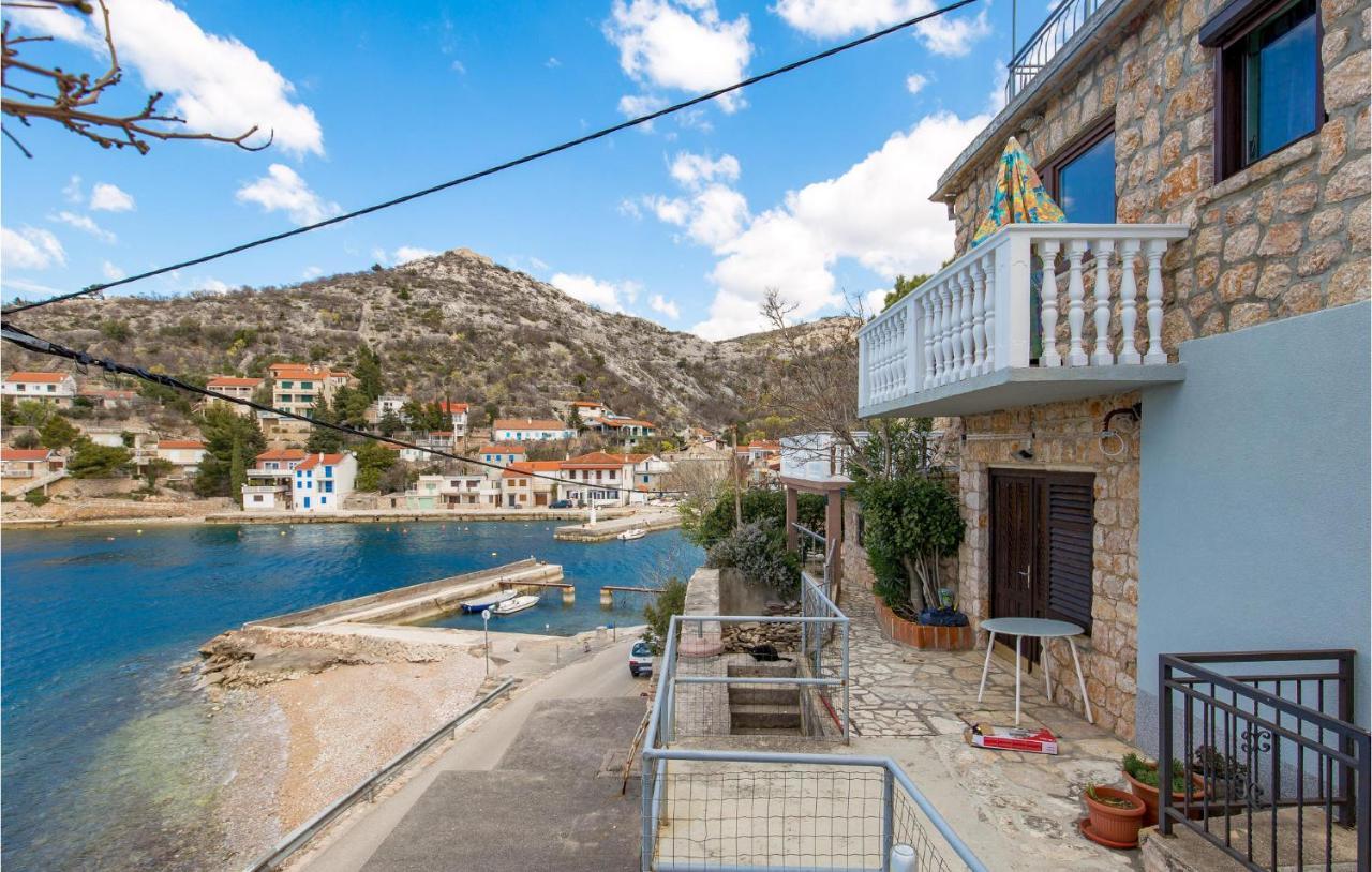 Cozy Apartment In Starigrad With House Sea View Exterior foto